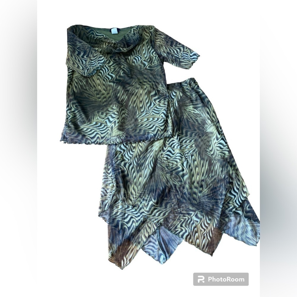Rags Two Piece Set - Mesh Skirt and Short Sleeve Blouse Size Large